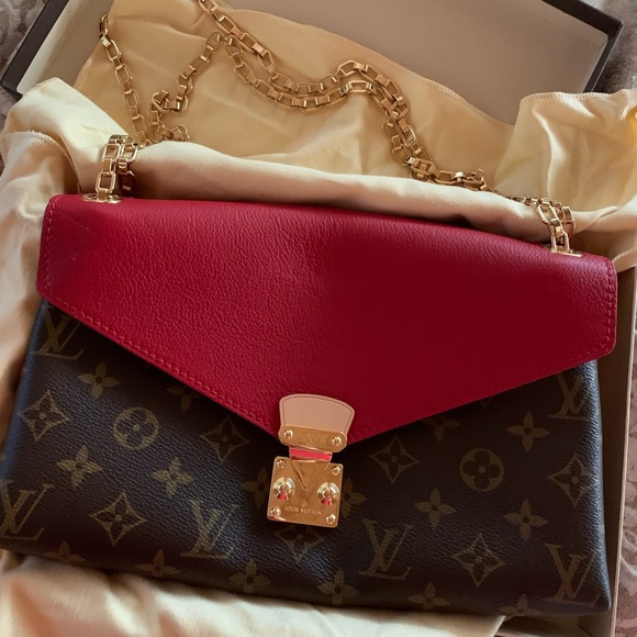 Louis Vuitton Handbags - Louis Vuitton Crossbody